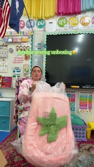 we’re gonna have to name it☺️ #flexibleseating #classroomseating #classroomsetup #teacherunboxing 