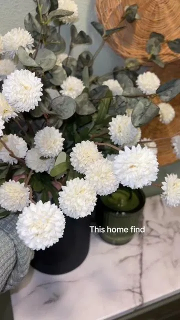 This set is my new favorite home decor piece. #homedecor #springdecor #fauxflorals #flowerarrangement #homefinds. 