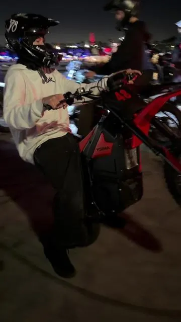yozma is ultra ryder approved😳 @Ultra_ryder #yozma #wheelie #dirtbike #ebike #viral @Yozmasport Stunts performed by professional on closed educational training course 