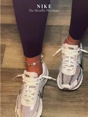 That metallic platinum glow hits different 💜✨with these Vomero’s..  #nikevomero5 #vomero5 