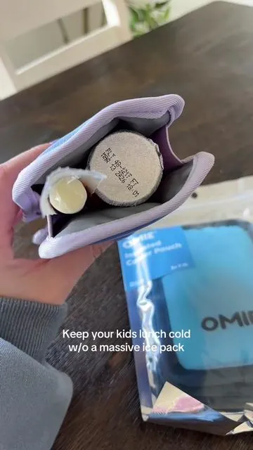 I didn’t buy this for the longest time because I thought it was a refillable liquids pouch for like apple sauce ahahahha THIS IS AMAZING and I will be using daily 👏🏼👏🏼👏🏼👏🏼👏🏼👏🏼👏🏼👏🏼👏🏼👏🏼 #omiebox #omiechill #kidslunch #lunchboxidea #mommusthaves 