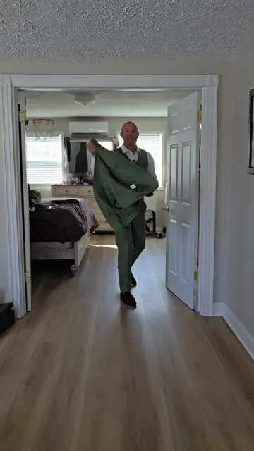 @Mensuits mens 3 piece suit #creatorpicksambassador  #titokshopstockup #loveatfirstfind #creatoricons #tiktokshopthebiggame 