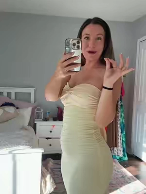 A gorgeous mermaid shape dress! So beautiful I love this for vacation!