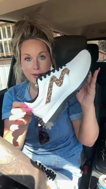 Definitely my favorite pair of tennis shoes from project cloud so far this print is gorgeous and they are extremely comfortable !!! #projectcloud #shoes #tennisshoes @Project Cloud Shoes  