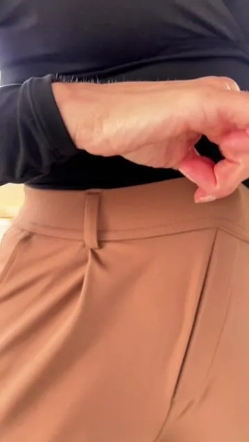 My favorite work pants #pants #pant #officepants #officeoutfits #comfystyle @Halara_official 