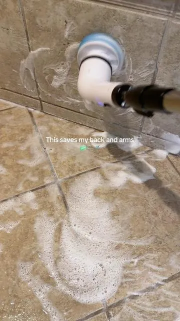 This makes cleaning the shower a tiny bit better and easier 🫧 #showerscrub #electricscrubber #showercleaner #cleaningshower 