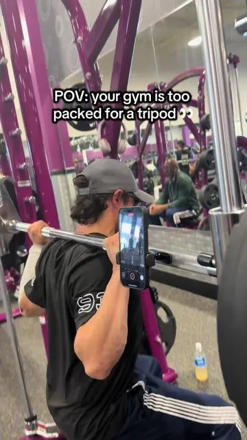 Definitely a next level tool for gym content 🔥 #gym #magneticphonemount #gymcreator #gymtok #gymrat 