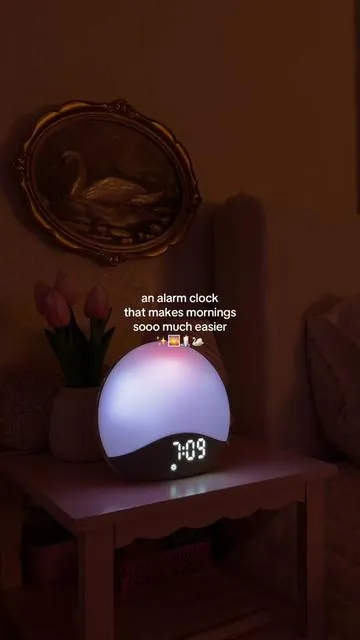 Literally in love with this speaker alarm clock #alarmclock #sunrise #sunrisealarmclock #sunrisemusic #tiktokshopfinds 