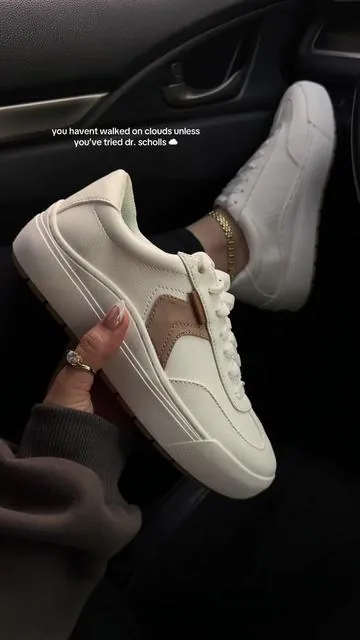 sneakers sent by the angels 🕊️ @Dr. Scholl's Shoes #drscholls #drschollssneakers #sneakers #comfyshoes #comfysneakers 