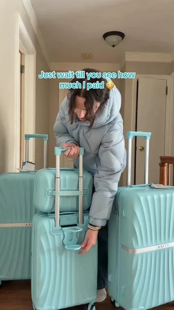 I am OBSESSED with this color 🤩🩵 @AAIVV Luggage #aaivv #luggageset #carryonluggage #travelmusthaves #tiktokshopstockup 