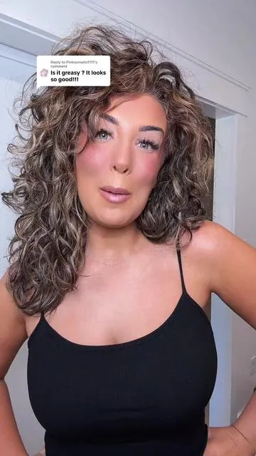 Replying to @Pinksunsets1111 look like a glowing goddess without feeling greasy 👏🏻 #patrickta #weddingmakeup #glowingskin #makeupmusthaves @Patrick Ta Beauty 