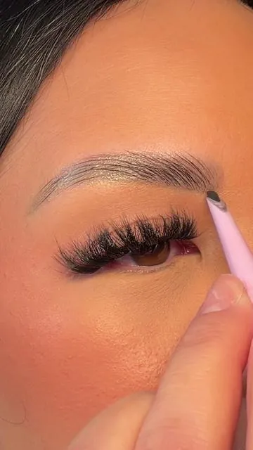 #eyebrows #eyebrowtutorial #makeuptutorial #eyebrowshaping #eyebrowsonfleek 