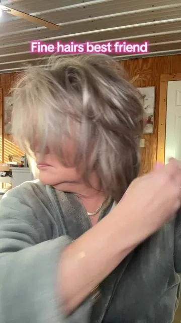 Fine hair’s best friend, Sexy Hair Dry texturizing spray.  #hair #hairtok #hairtutorial #volume #hairstyle @SexyHair 