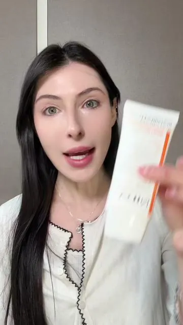 Crema coreana blanqueadora para tener la piel blanca como de porcelana #skincarecoreano #blanquear #aclararlapiel #whiteskin #manchas 