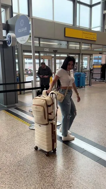 Luggage set 3 #luggage #maleta #backpack #airport 