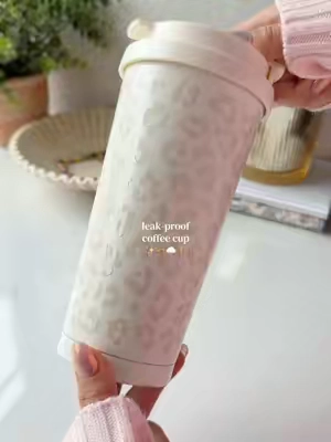 for the girlies who love hot & iced coffee ✨ #leakproofcup #icedcoffeecup #leakprooftumbler #insulatedcoffeecup 