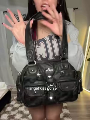 it’s perfect🖤🖤🖤@angelkissbag_official  #angelkissbag #purse #pursetok 