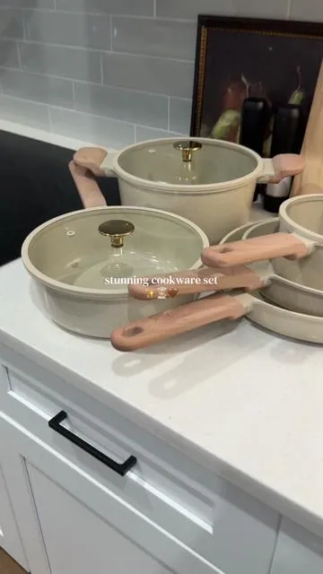 The prettiest cookware set I’ve ever seen AND they are actually non stick🤩🤎 @Carote Brand Store #carote #cookwareset #potsandpans #nonstick #kitchenfinds 