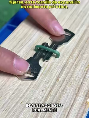 ¿Por qué TODOS los coches usan clips?El secreto de los ingenieros para evitar que se aflojen.