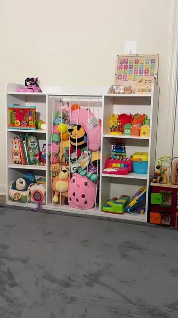 Ahora mis hijos pueden guardar sus propios juguetes y eso ya es un win 🙌 Se ve bonito y realmente facilita el día a día. @ONBRILL OFFICIAL #toystorage #momhome #playroomsetup #kidsroomorganization #organizedhome 