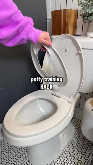 A reinvented toddler potty seat! No extra pieces or giant seats taking up room in your bathroom! @Jool Baby #toddlerlife #pottytraininingmama #toddlerpotty #toiletseat #parentingtips 