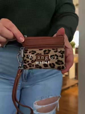 Love this little wallet 🤎 @Rustic Charm Bootic #purse #pursetok #womenswallet #wallet #wranglerwallet 