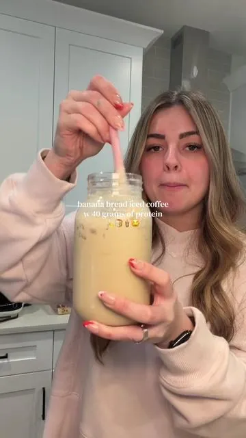 DELISHHH🧋🍌 I can’t believe I didn’t try this sooner!! Getting caffeinated + hitting protein goals!! @ShopFlavCity #flavcity #proteinpowder #proteincoffee #bananbread #highprotein 