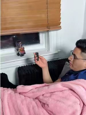 Deslizamiento con soporte, lo puedes utilizar hasta para tomar selfies #controlfortiktok #deslizamientoconsoporte #remotecontrol #smartphonedesplazador 