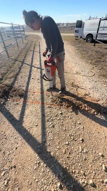 Más tarde en sacarlo que en escarbar 