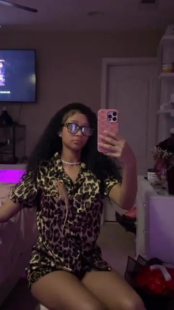 Idk mann #jasmarielola #latenighttiktok #content #foryoupage 
