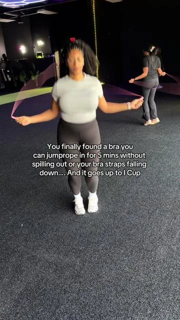 Finding the right sports bra can be so hard with larger cup sizes. But look no further!!! @Hsia-Bras were literally made for us!!! #hsiabra #hsiabrareview #hsiabras #sportsbras #athleticwear 