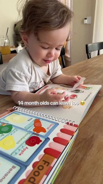 Now is the time to start working with your baby! This Busy Book comes with so many activities + learning opportunities 🙌🏼 #babymilestones #babyactivities #montessori #joycat #sahm @Joycat Toys 
