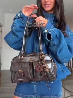 It’s on sale rn!! #everydaybag #purse #bagrecommendation #whatsinmybag 