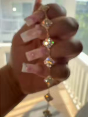 The sparkle 😩✨💕 #bracelet #jewelrytiktok #jewelrytok #tiktokshopcreatorpicks #tiktokshopjumpstartsale 
