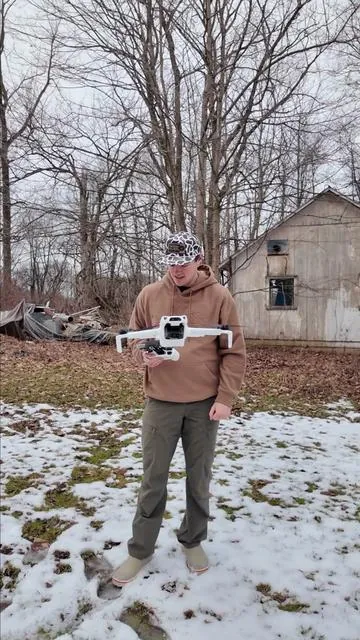 Skyrover S1 Mini Drone is the perfect grab-and-fly drone for quick aerial shots. Compact, lightweight, and easy to control—great for beginners, travel, and capturing fun moments from above. #SkyroverS1 #MiniDrone #DroneLife #TechGear #tiktokshopcreatorpicks 