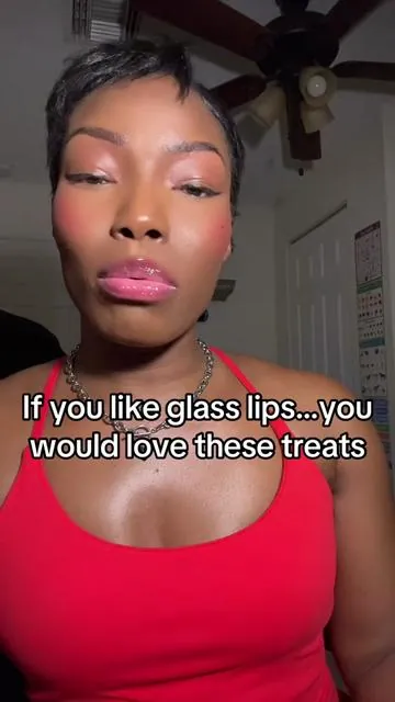 Literally looks like glas lips, taste so sweet! The price is a steal…jump on it girl  #affordableluxury #lipglosspoppin #lipgloss #elfcosmetics #glass 