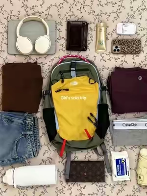 Only 425g for this lightweight backpack🥰 and this size just perfect for a two-days trip💛#travelhack #travelbackpack #backpack #springvibes #travel  