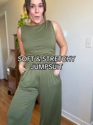 Stretchy, comfy and CUTE jumpsuit!! #jumpsuit #jumpsuitoutfit #romperoutfit #easyoutfits #comfyoutfit 