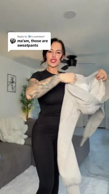 Replying to @🐟 I mean, I’m not even mad. I love that lol! 🤣🤣 ##shouldershrug##casualsweater##fashionfinds##tiktokshopcreatorpicks##shrugs