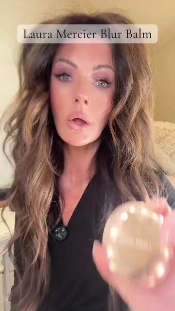 Trying out the brand new @Laura Mercier blur balm foundation #blurbalm #lauramercier #lauramerciertintedblurbalm #makeup#foundationformatureskin  