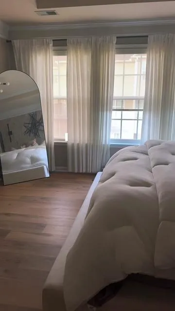 Replying to @Dane_rachel No duvet just a soft fluffy marshmallow comforter from @Mellow Sleep  #mellow #mellowsleep #marshmallowcomforter #comforter #bedding 