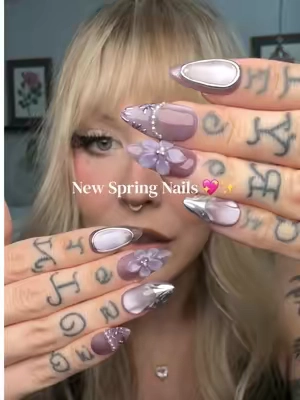 Absolutely beautiful 😻 @Nailphoria  #pressonnailstutorial #nailstutorial #pressonnails #springnails #selfcaretips 
