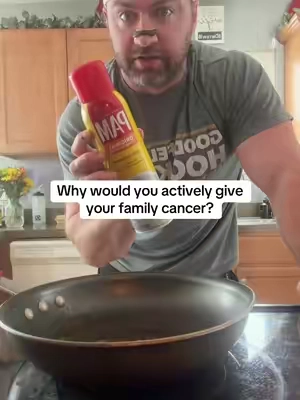 This 2 in 1 oil sprayer is gonna save you money and is so much more environmentally friendly #oilsprayer #kitchentools #KitchenHacks 
