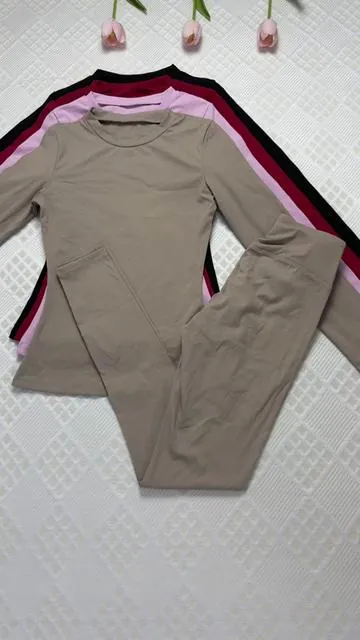 💕I’m obsessed with these solid-color activewear sets — they show off all my curves perfectly. I’m absolutely in love.🏃‍♀️👯‍♀️🧘🌸✈️🥰#sportset#gymworkouts#spotlightfinds #tiktokshopcreatorpicks #tiktokshopstockup