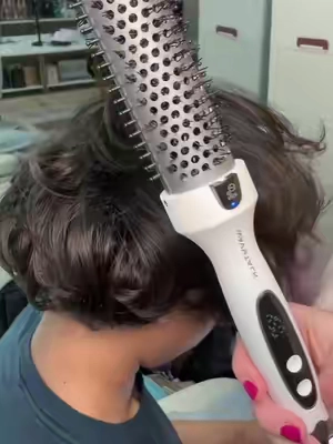 If you have hair, you need one. #thermalbrush #wavytalk #wavytalkthermalbrush 