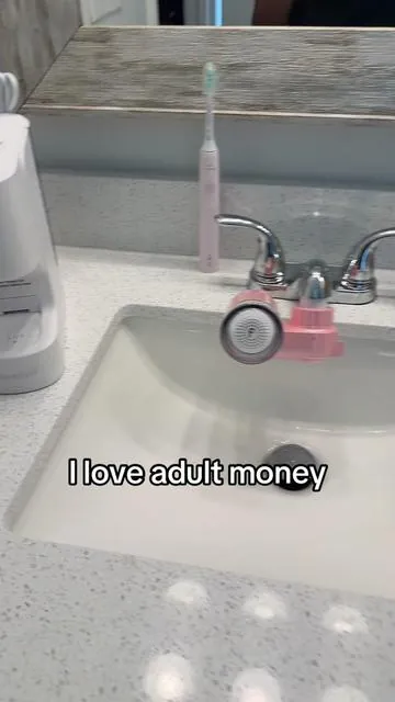 Did i need? No! But i wanted it and that’s my business. It's like your own personal butler. #HotTowelDispenser #TowelDispenser #bathroomupgrade #spavibes #TikTokShopCreatorPicks