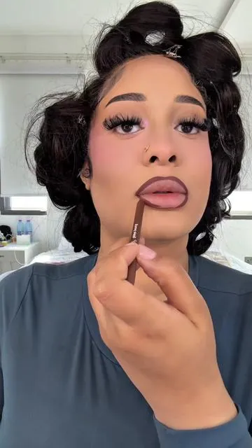 My fav shade so far haven’t found one I don’t like yet but more are on the way so we shall see #madebymitchell #lipgloss #pigmentedlipgloss #creatorsearchinsights 