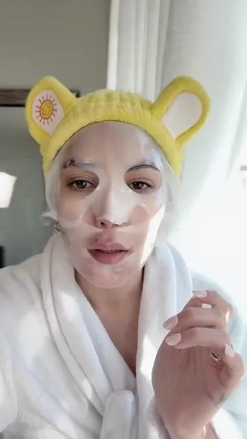 Glass skin in one use? Yes please. #COSRX  #GlassSkin #SnailMucin #HydrogelMask #KBeauty