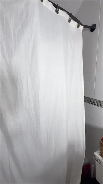Una de las primeras cosas con las que te recomiendo empezar si quieres arreglar tu casa sería cambiar una de estas, porque NO necesitas un nivel avanzado de construcción y te subirá la confianza para atacar cosas más grandes #Construcción #latinosenusa 