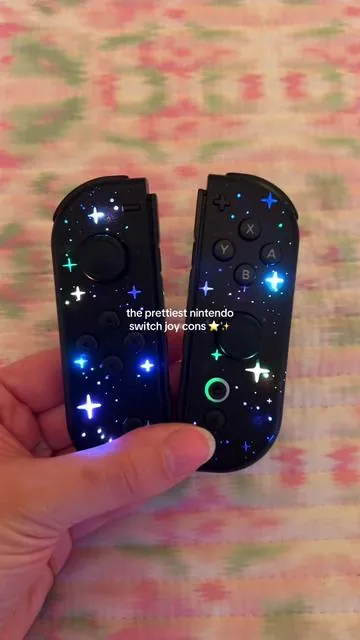 I’m in love 🥹 they work so well and you can change the flashing colors too! #switch #nintendo #videogames #joycons #aesthetic 